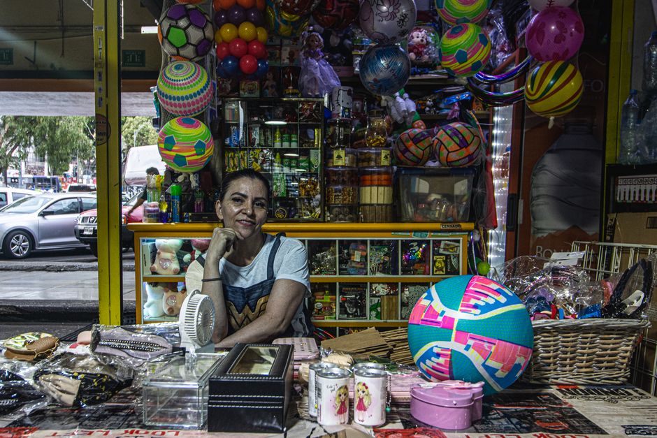 Equipo de Juguvera en la tienda